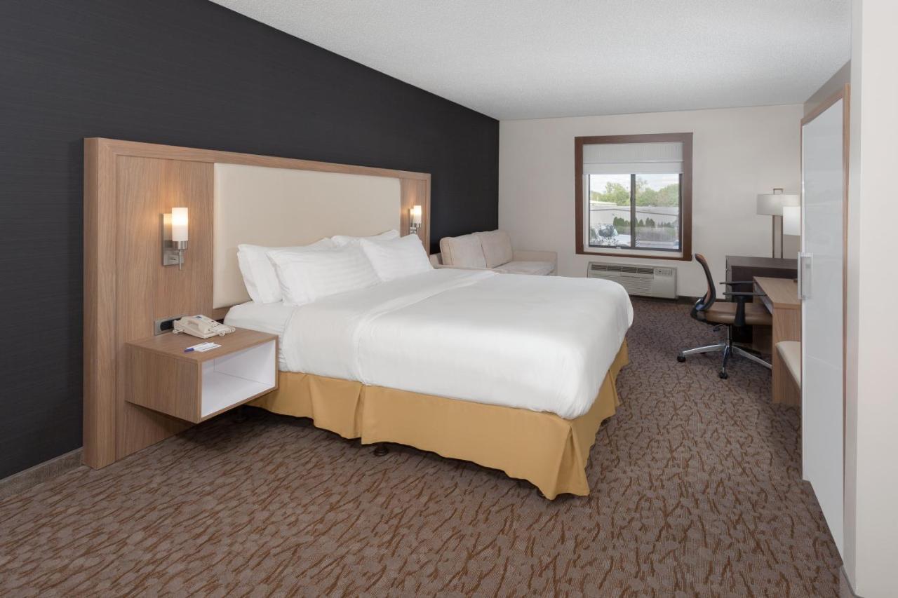 Holiday Inn Express Hotel & Suites Brookville, An Ihg Hotel Exterior photo
